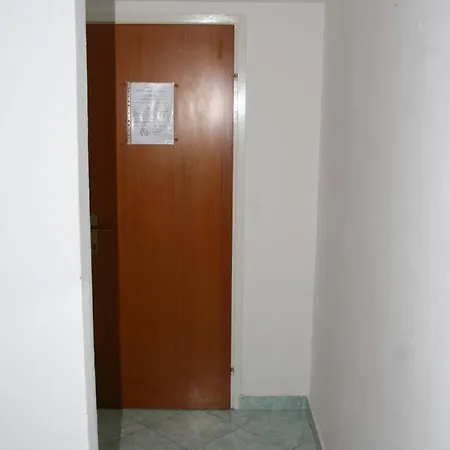 Studio Medici 1047c